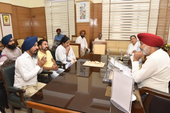 वित्त मंत्री हरपाल सिंह चीमा द्वारा मसलों के हल के लिए कर्मचारी यूनियनों से मीटिंग्स