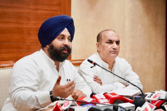 श्री गुरु तेग बहादुर जी का 350वां शहीदी दिवस: पंजाब सरकार ने विद्यार्थियों के लिए 15-दिवसीय शैक्षिक कार्यक्रम की रूपरेखा जारी की, सभी तहसीलों से श्री आनंदपुर साहिब तक निःशुल्क बस सेवा की जाएगी प्रारंभ