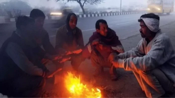 शिमला से ठंडा पंजाब: फरीदकोट में पारा 2°C, कोल्ड वेव का येलो अलर्ट — अगले छह दिन कैसे रहेगा मौसम