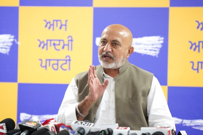 मोगा की ऐतिहासिक रैली ने नशों के विरुद्ध पंजाब की 'जंग' का दूसरा पड़ाव शुरू, विपक्षी पार्टियां अपनी 'राजनीतिक दुकानें' बंद होने के डर से घबराईं: कुलदीप सिंह धालीवाल