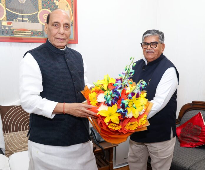 पंजाब के राज्यपाल तथा यूटी चंडीगढ़ के प्रशासक की केंद्रीय रक्षा मंत्री से भेंट