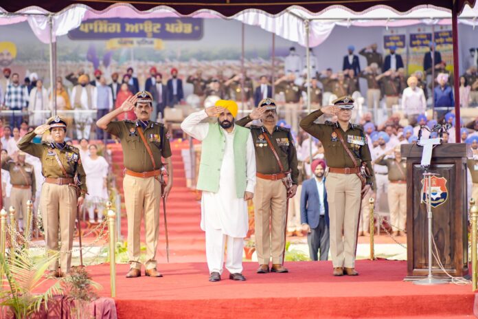 पाकिस्तान समर्थित आतंकवाद से लड़ रही पंजाब पुलिस - भगवंत सिंह मान*