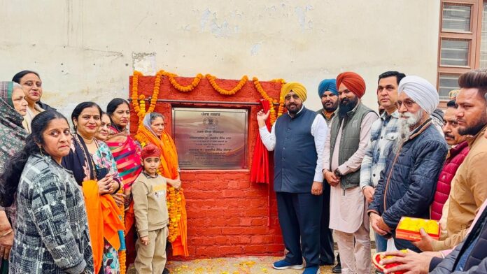 कुलजीत सिंह रंधावा द्वारा ज़ीरकपुर के वार्ड नंबर 27 में 1 करोड़ 92 लाख 47 हजार रुपये के विकास कार्यों की शुरूआत