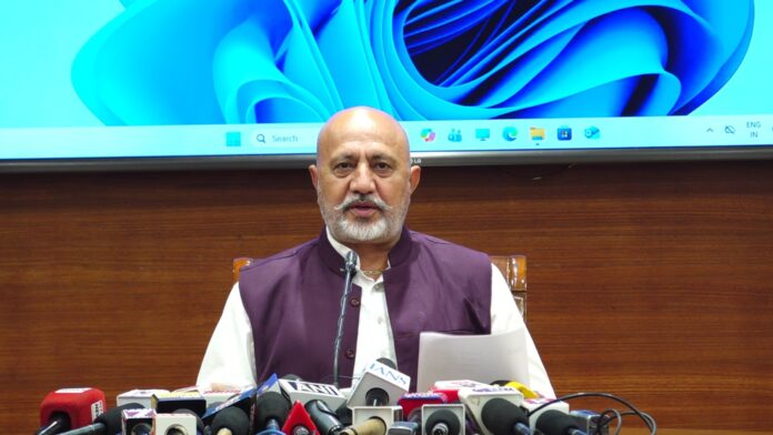 आप नेता बलतेज पन्नू ने पंजाबी कलाकार एमी विर्क से फोन पर बात की, उनका परिवार यूएई में फंसा हुआ है*