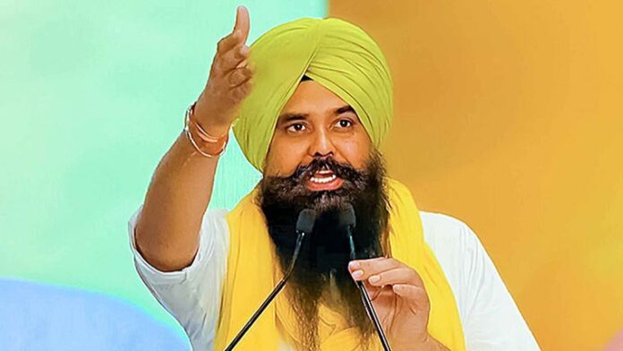 एमसी चुनावों में AAP उम्मीदवारों को जिताने की मालविंदर कंग की अपील | 24 Ghante Newsएमसी चुनावों में AAP उम्मीदवारों को जिताने की मालविंदर कंग की अपील | 24 Ghante News
