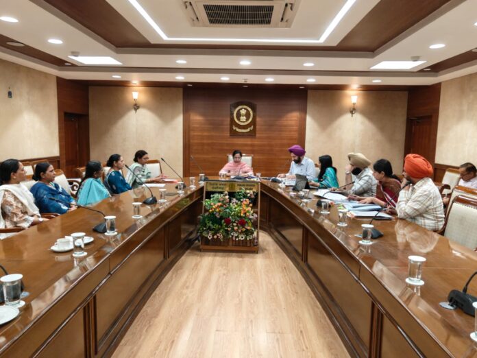 दिव्यांग व्यक्तियों और आंगनवाड़ी कार्यकर्ताओं की समस्याओं के समाधान के लिए सरकार प्रतिबद्ध — डॉ. बलजीत कौर