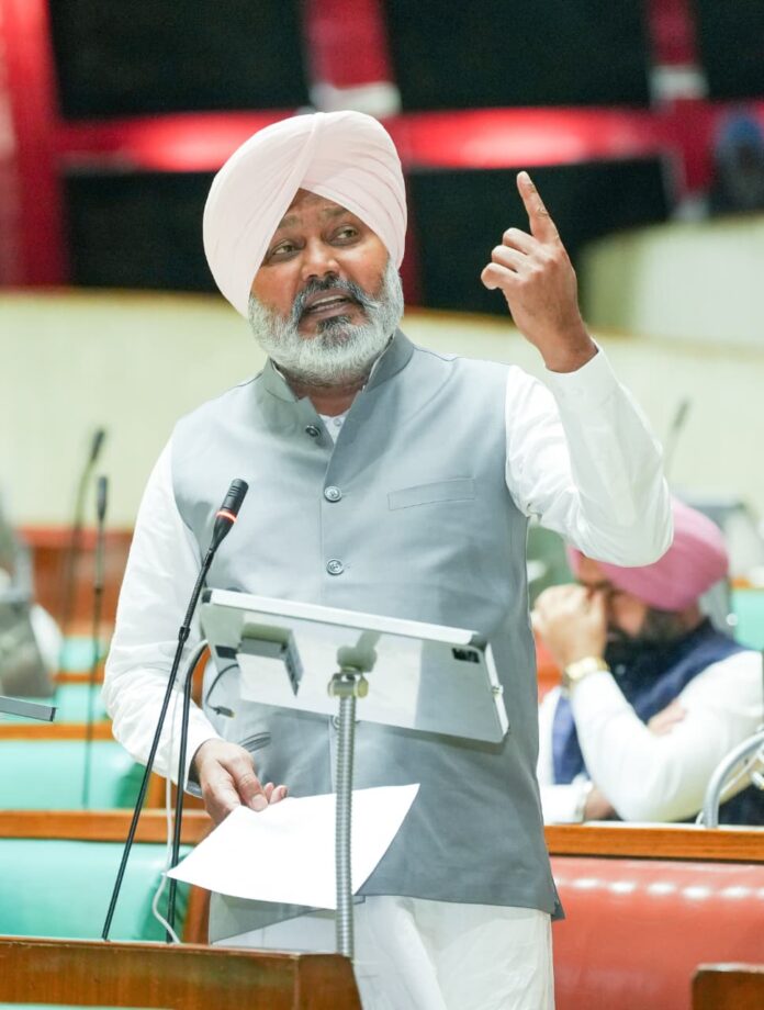 मोदी सरकार में भारत के हितों की रक्षा करने का साहस नहीं है, विदेशी शक्तियां हमारी 'कमजोर' विदेश नीति को खुलेआम धमका रही हैं: हरपाल सिंह चीमा