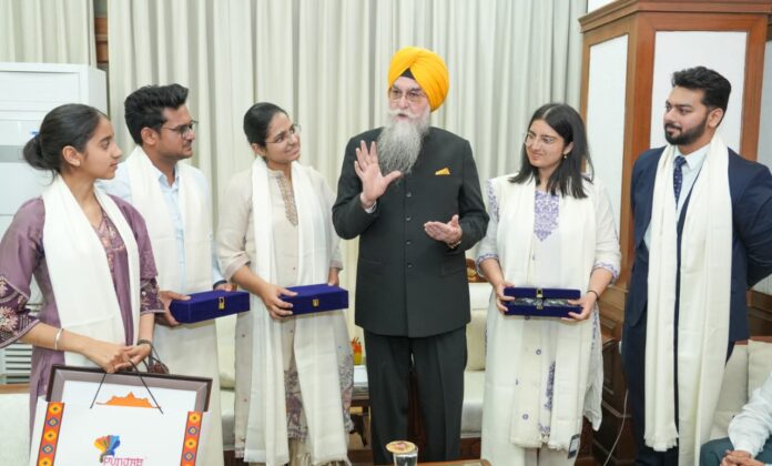 स्पीकर द्वारा पंजाब विधानसभा हॉल में मौजूदा विधायकों की लगाई गई तस्वीरों का उद्घाटन