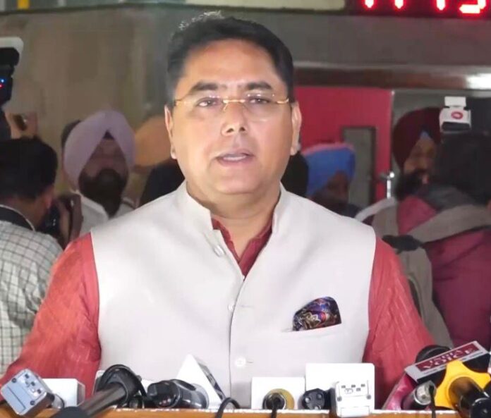 राज्यपाल के भाषण का कांग्रेस द्वारा बहिष्कार यह साबित करता है कि वे पंजाब की प्रगति को बर्दाश्त नहीं कर सकते: कैबिनेट मंत्री