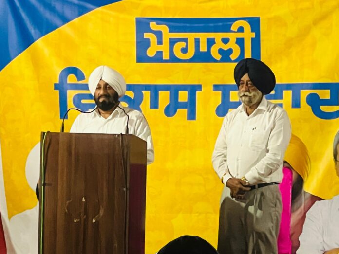 विधायक कुलवंत सिंह ने रेजिडेंट वेलफेयर एसोसिएशन के प्रतिनिधियों के साथ की विशाल बैठक