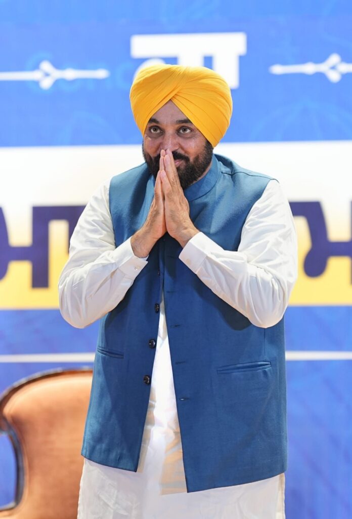 मुख्यमंत्री भगवंत सिंह मान द्वारा मोहाली में जेईई मेन्स पास करने वाले 369 विद्यार्थियों का सम्मान, पंजाब अकादमिक उत्कृष्टता की ओर बढ़ रहा है