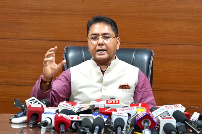 भाजपा सरकार ने तेल की बढ़ती कीमतों और महंगाई से एक बार फिर आम लोगों, किसानों और छोटे व्यापारियों पर बोझ डाला है: अमन अरोड़ा