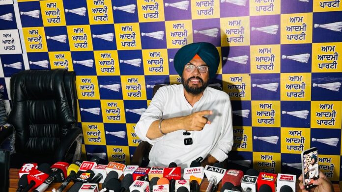  आप ने साइबर आतंकवाद के एक बड़े नेटवर्क का भंडाफोड़ करने के लिए पंजाब पुलिस की तारीफ की