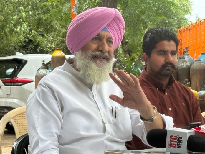 पूर्व मंत्री बलबीर सिंह सिद्धू ने पंजाब सरकार के तानाशाही रवैये और बढ़ते नशे के खतरे पर सवाल उठाए