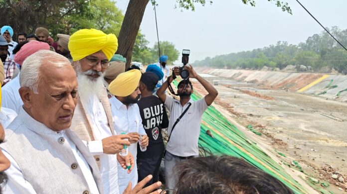 कैबिनेट मंत्री बरिंदर कुमार गोयल द्वारा राजस्थान फीडर नहर की रीलाइनिंग के कार्य का जायज़ा*