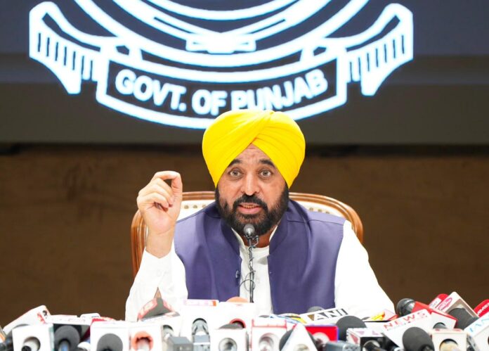 Punjab Fee Regulation Ordinance 2026: निजी स्कूलों की फीस पर 5% सीमा, अतिरिक्त फीस लौटानी होगी | 24 Ghante News